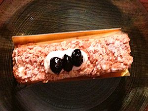大地の菓子 ラ・テール　米粉と丹波黒豆のケーキ